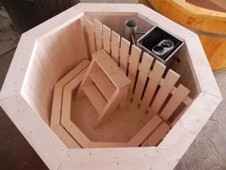 ThermoraLux Hottub 1900x1900mm ongemonteerd met houten cover