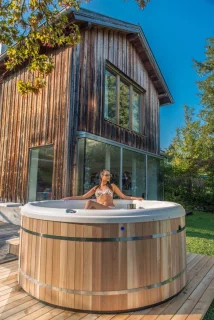 Ticra Nordic Hottub Warrior XL Elektrisch