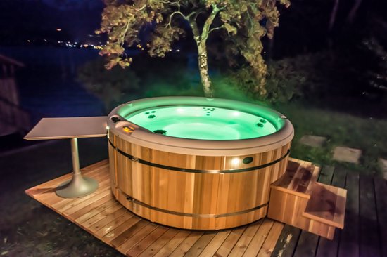 Ticra Nordic Hottub Warrior XL Elektrisch