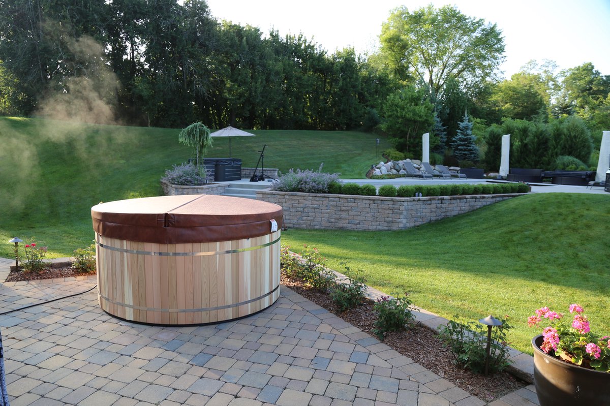 Ticra Outdoor Nordic Hottub Impulse DP Jacuzzi