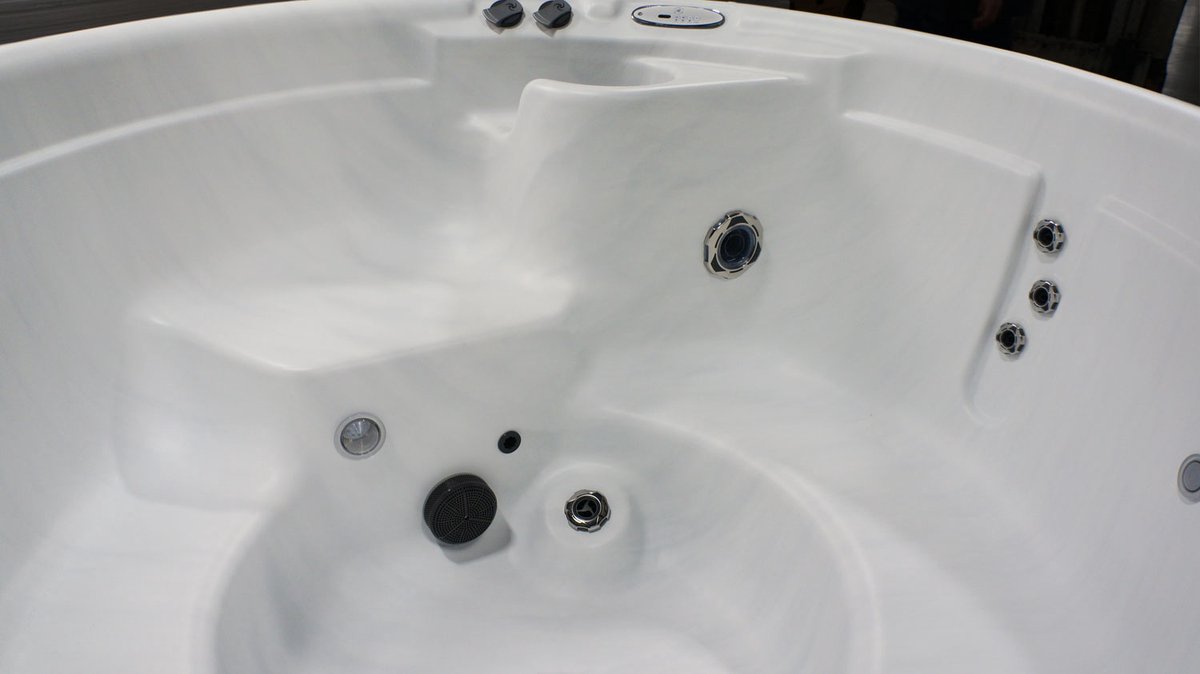 Ticra Outdoor Nordic Hottub Impulse DP Jacuzzi