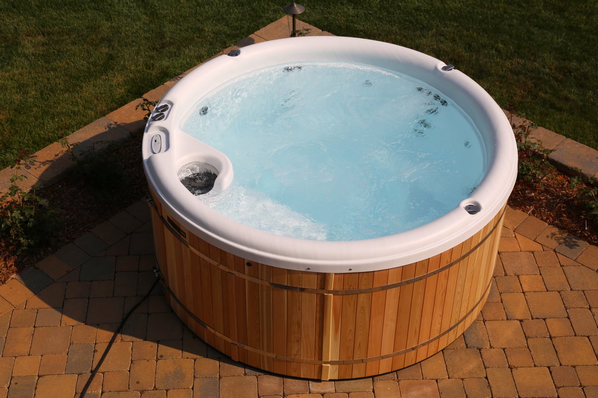 Ticra Outdoor Nordic Hottub Impulse DP Jacuzzi