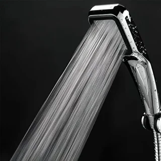 Waterbesparende douchekop met hoge druk voor een comfortabele douche-ervaring