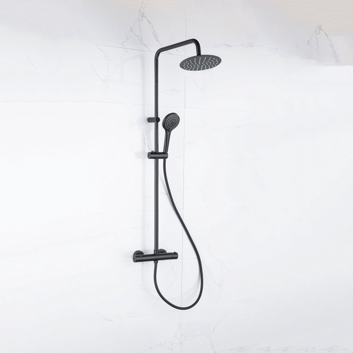 Wat vinden we goed aan de Adema Sparkle 2.0 regendoucheset zwart thermosstaat