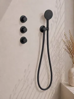 Caral inbouwthermostaat met stopkranen, hoofddouche en handdouche – mat zwart