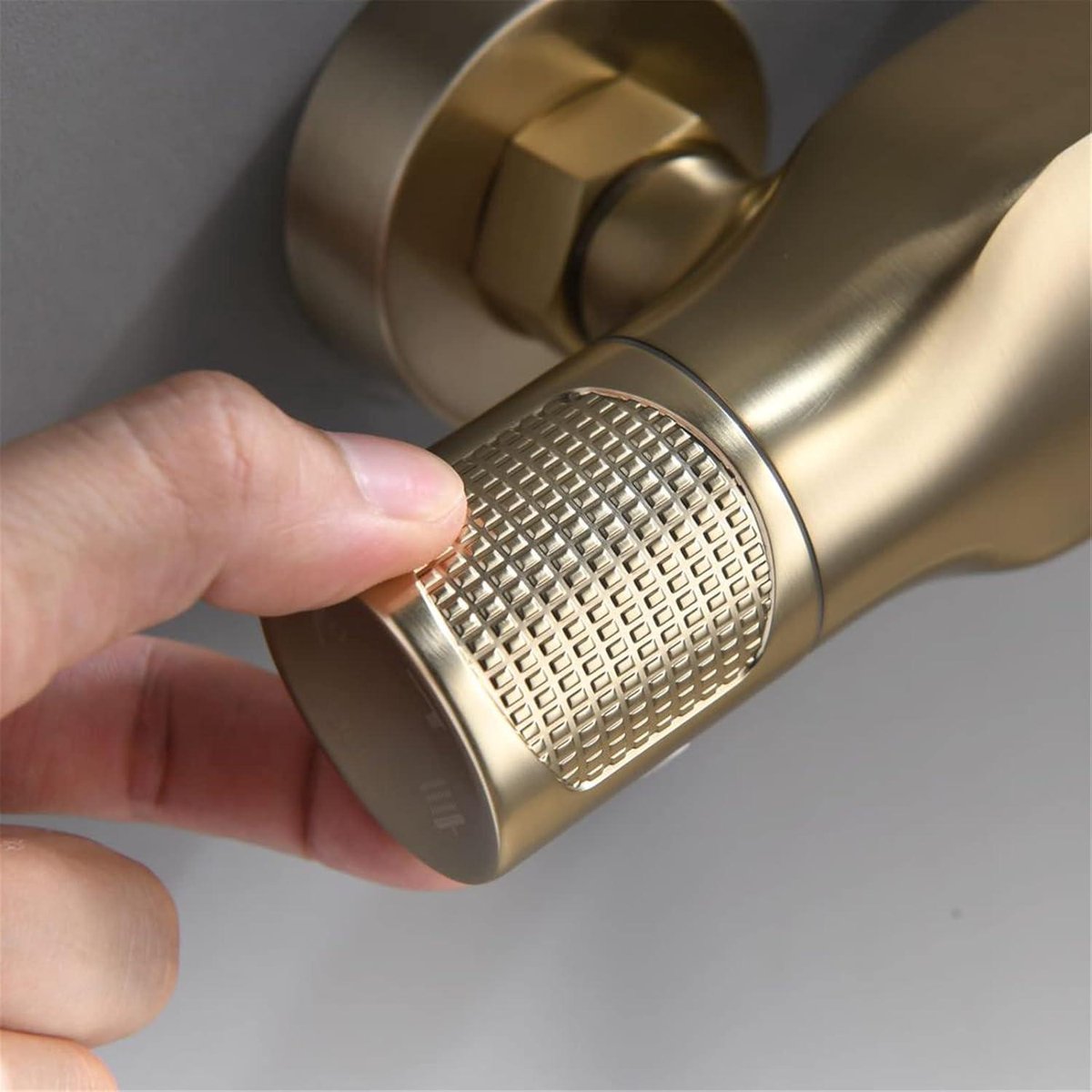 Douchesysteem geborsteld goud 23 cm regendouche wandmontage