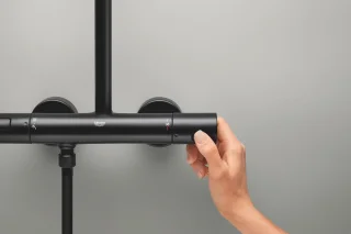 GROHE Vitalio Comfort 250 Douchesysteem Matte Black Wandmontage