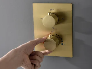 Mawialux Pointer thermostatische inbouw regendoucheset vierkant geborsteld goud