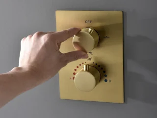 Mawialux Pointer thermostatische inbouw regendoucheset vierkant geborsteld goud