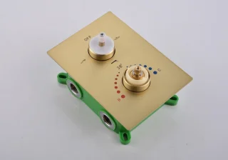 Mawialux Pointer thermostatische inbouw regendoucheset vierkant geborsteld goud
