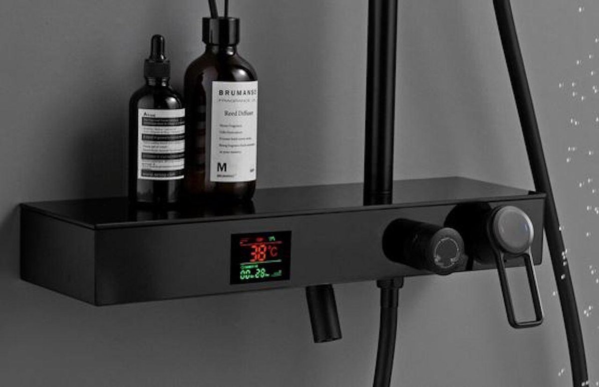 Wat vinden we goed aan de Opbouw Regendouche Set Zwart 25x25 Met Mengkraan En Planchet