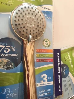 Waterbesparende douchekop met Venturi-effect