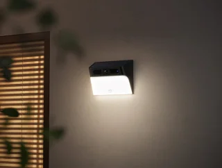 eufy Security Video Doorbell S220 + Solar Wall Light Cam S120 Bundel