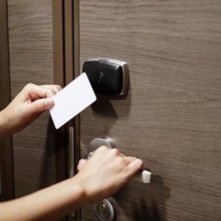 Wat vinden we goed aan de 200 stuks Blanco Dormakaba Mifare Ultralight C Keycards – Compatibel met Dormakaba Deursystemen - Mifare ULC - RFID Toegangskaarten - Hotel key cards.