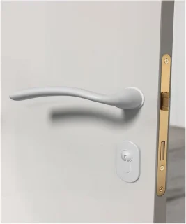 Magneetslot deur