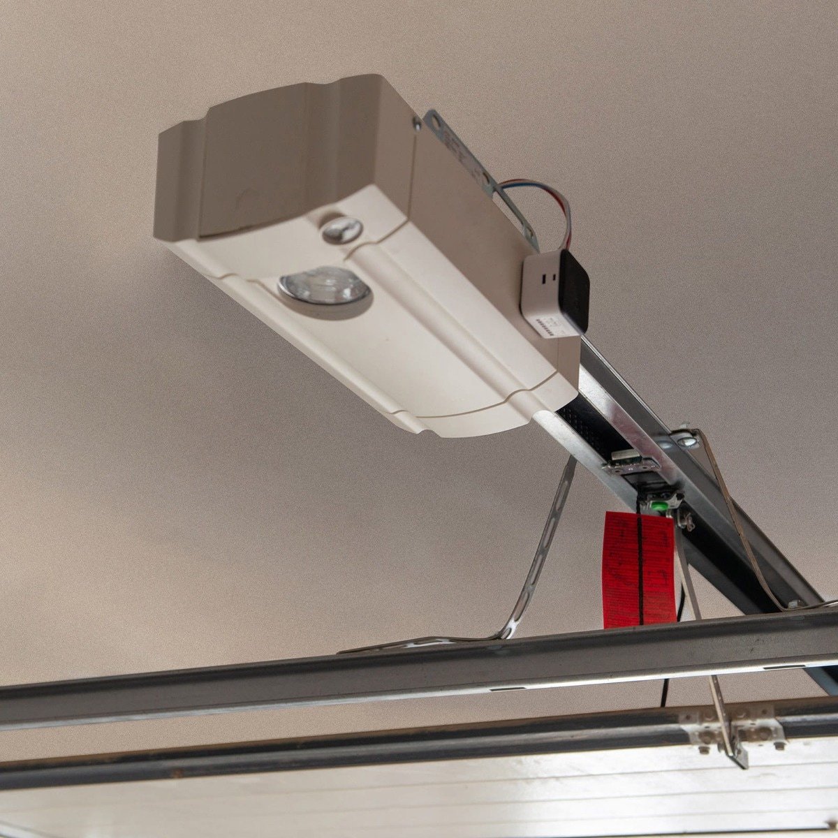 Yale Slimme Garageopener met Deurpositiesensor