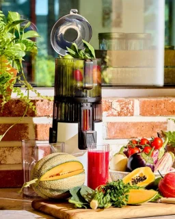 Hurom H70FT slowjuicer