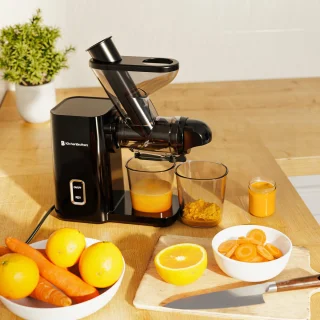 KitchenBrothers Slowjuicer Mini Juicer Zwart