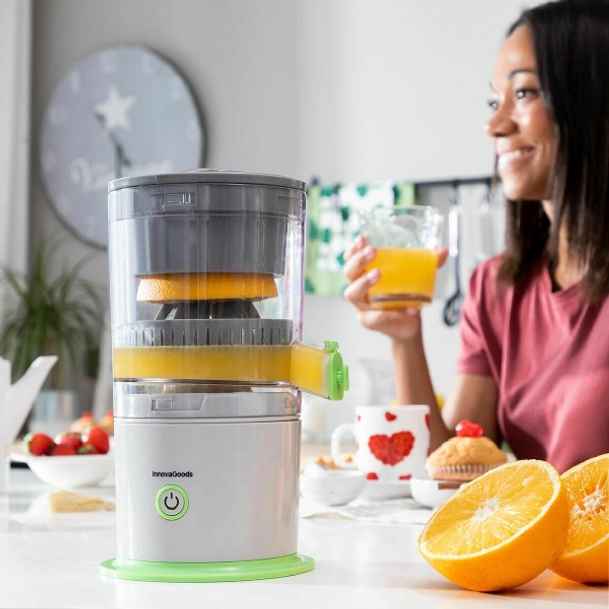 Slowjuicer sapcentrifuge elektrisch oplaadbaar voor binnen en buiten