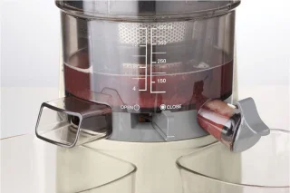 Smeg SJF01CREU slowjuicer creme
