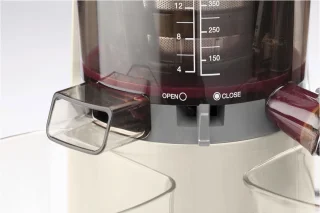 Smeg SJF01CREU slowjuicer creme