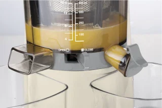 Smeg SJF01CREU slowjuicer creme