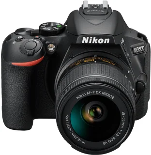 Nikon D5600 + AF-P DX 18-55mm SLR-kit Zwart