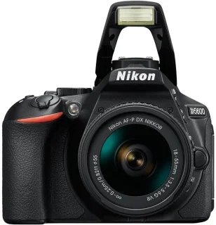 Nikon D5600 + AF-P DX 18-55mm SLR-kit Zwart