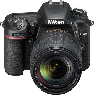 Nikon D7500 Spiegelreflexcamera AF-S 18-140mm VR