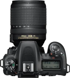 Nikon D7500 Spiegelreflexcamera AF-S 18-140mm VR