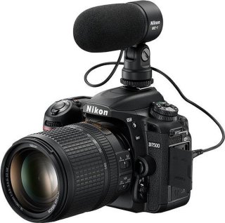 Nikon D7500 Spiegelreflexcamera AF-S 18-140mm VR