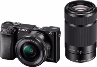 Sony a6000 + 16-50mm + 55-210mm zwart