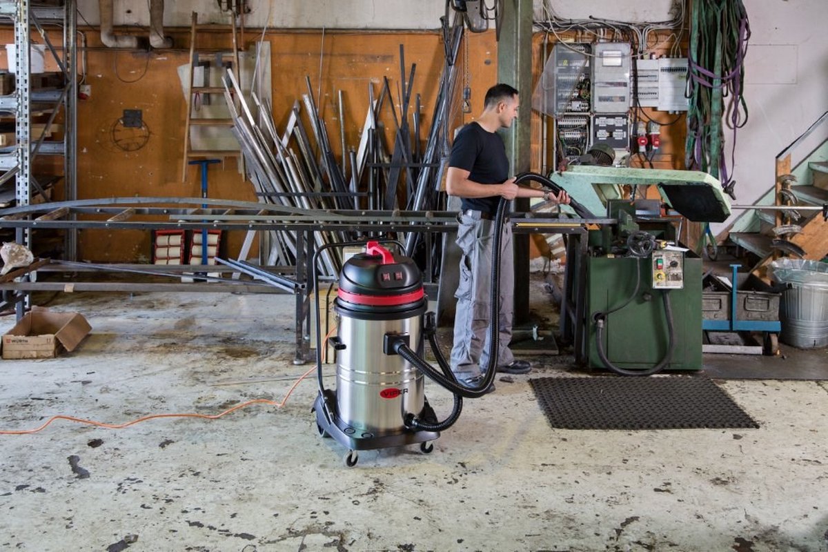 De Nilfisk Viper LSU255 RVS stof- en waterzuiger in één oogopslag