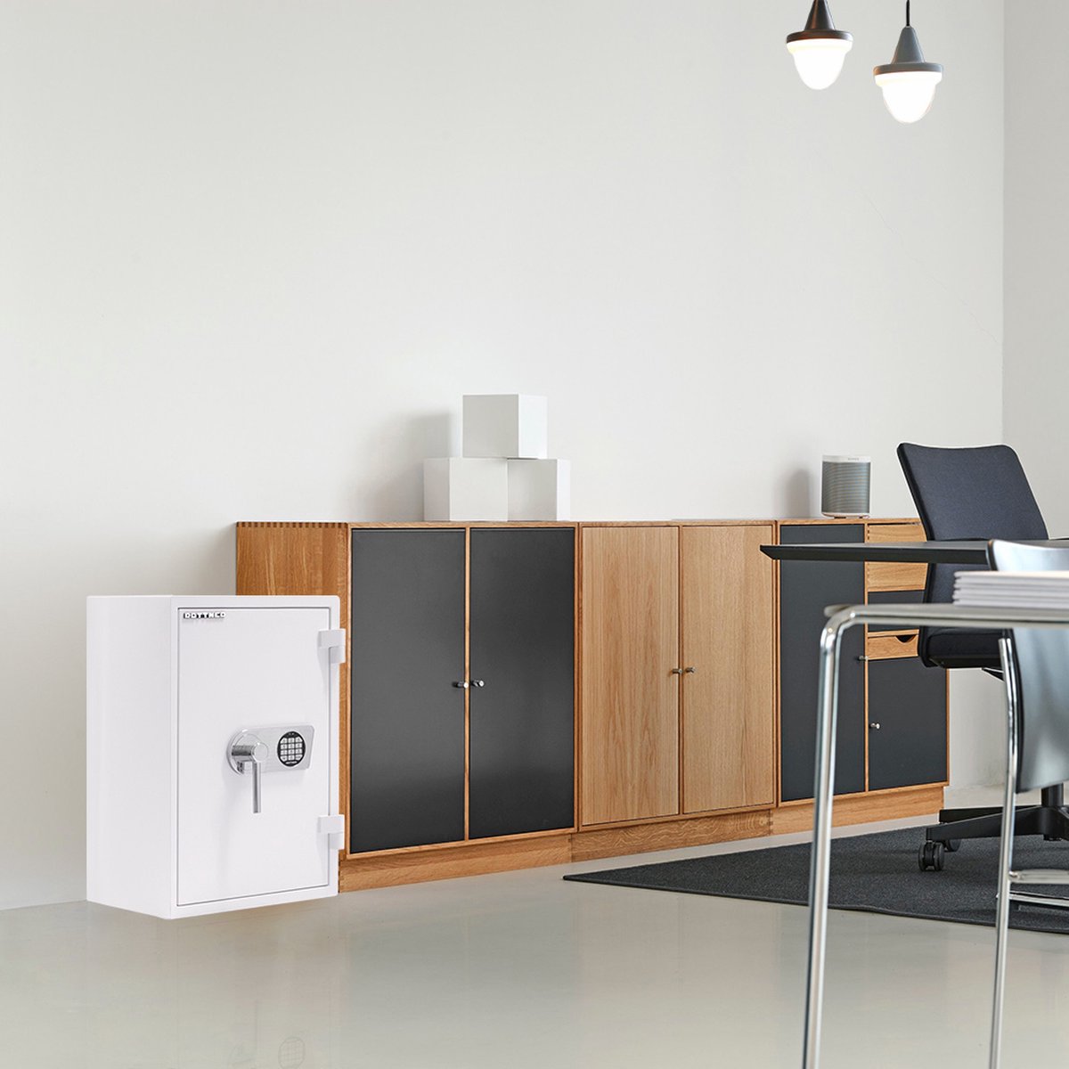 Wat vinden we goed aan de Rottner Atlas Fire 65 Meubelkluis EN1 Wit Elektronisch