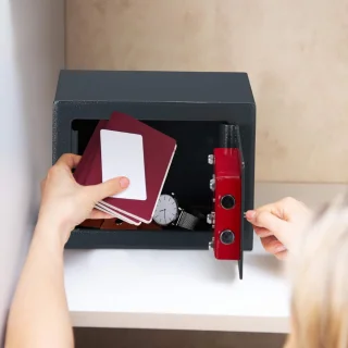 Wat vinden we goed aan de SVN® Geldkluis met sleutelslot 17x23x17 cm Grijs