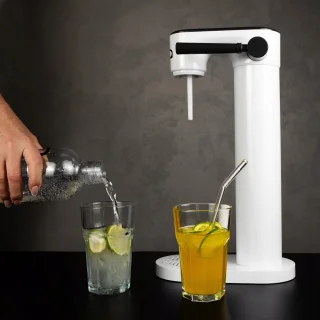 AquaFloow Saturator sodawatermaker set 2x 1L waterfles en CO2-cilinder wit/zwart