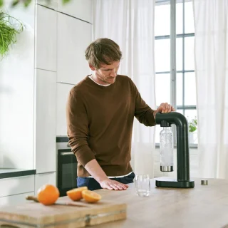 BRITA sodaONE bruiswatermachine zwart inclusief PET-fles en CO2-cilinder