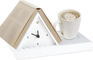 Alarmklok met licht en boekenstandaard