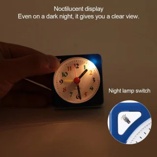 Wat vinden we goed aan de Lichtwekker mini klok blauw
