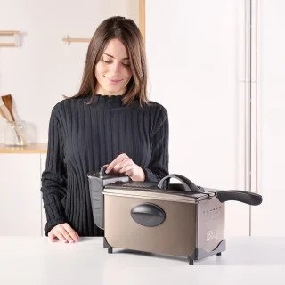 Elektrische Friteuse 2100W met 3L Inhoud, Temperatuurselectie en Geurfilter - Roestvrij Staal, Eenvoudig te Reinigen en Vaatwasmachinebestendig