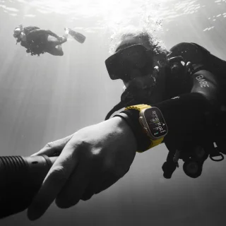 Apple Watch Ultra 49mm Titanium Geel Ocean Bandje 4G/LTE