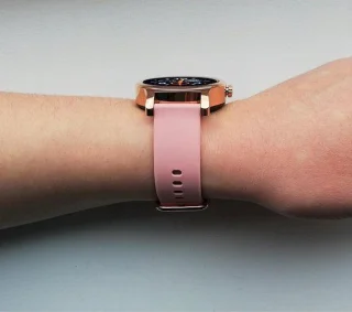 Belesy Smartwatch Dames & Heren Goud Roze Siliconen