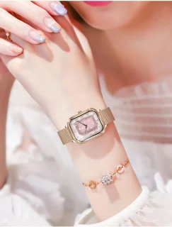 Knobbout 1,75 inch HD smartwatch goud staal roze siliconen damesmodel