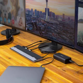 j5create JCD543P-EN USB-C Triple Display Docking Station