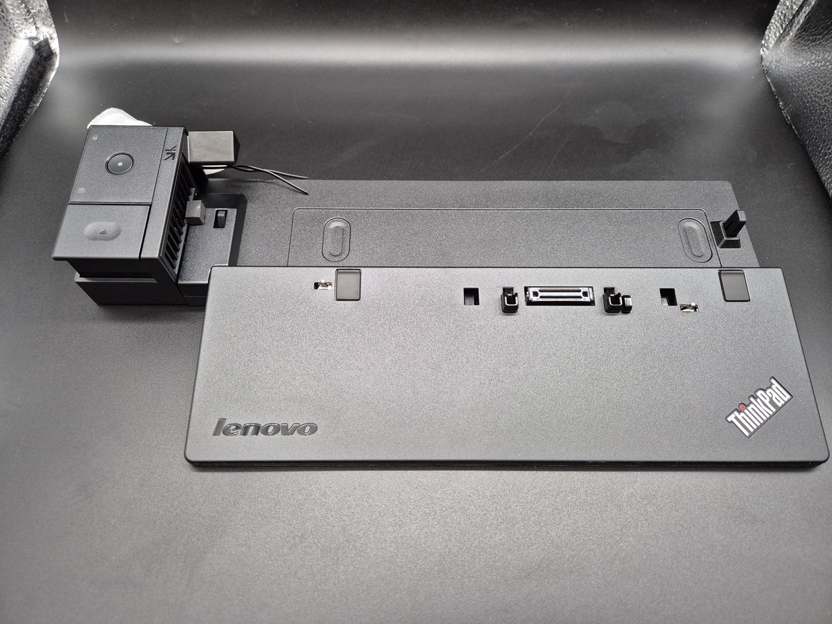De Lenovo ThinkPad Ultra 90W Docking Station EU in één oogopslag