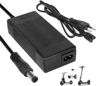 Oplader voor elektrische scooter en e-bike