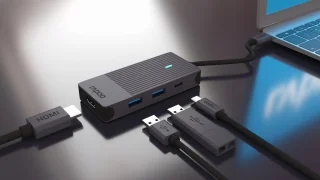 UCM-2001 USB-C Multiport Adapter, donkergrijs