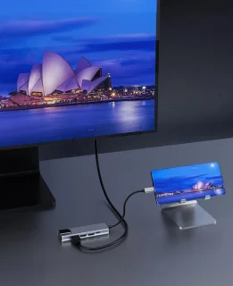 USB-C Hub 5-in-1 Adapter