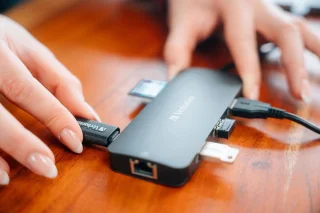 USB-C Hub 9-in-1 Multiport Adapter - Grijs