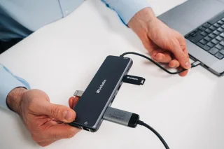 USB-C hub multipoort adapter